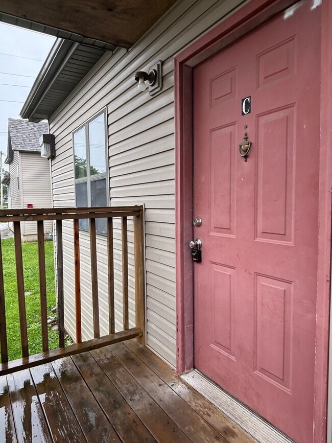 property at 813 S Jefferson Ave
