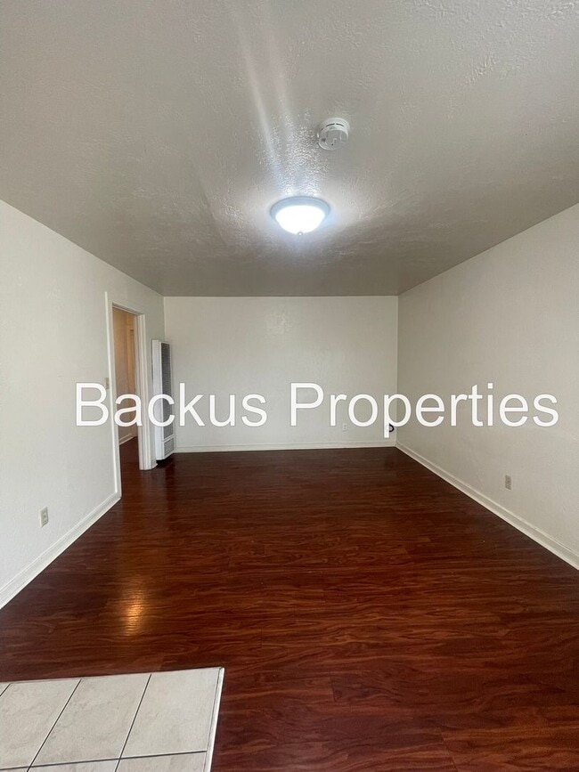 221 Chaparral St in Salinas, CA - Building Photo - Building Photo