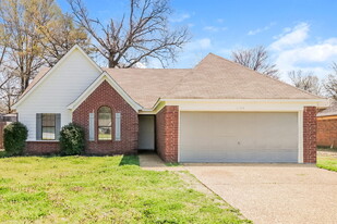 6794 Valerie Dr in Olive Branch, MS - Building Photo
