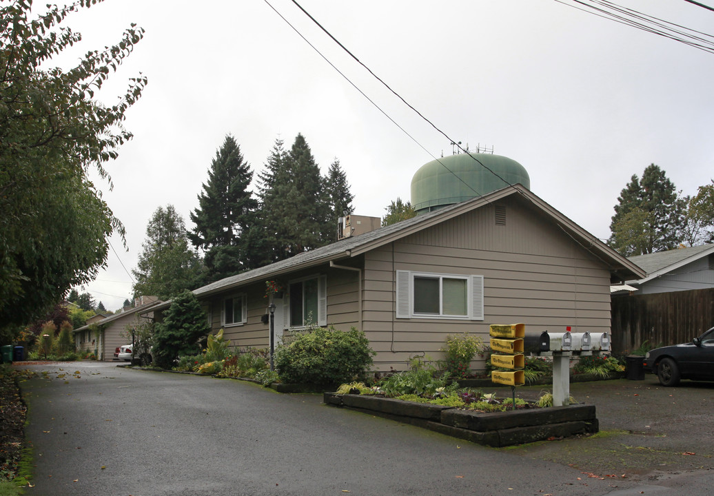 4122-4130 SE Howe St in Milwaukie, OR - Building Photo