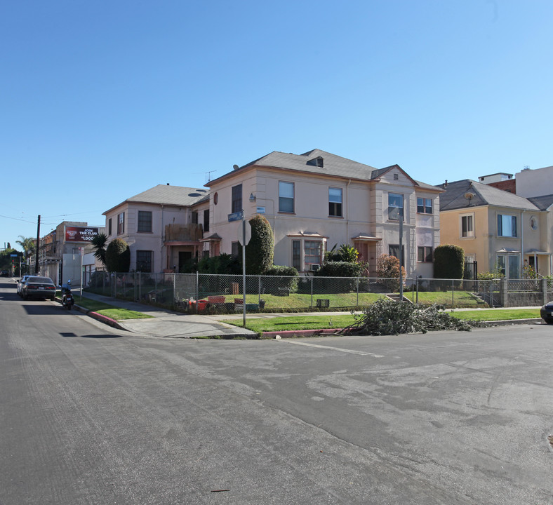 1186 N New Hampshire Ave in Los Angeles, CA - Foto de edificio