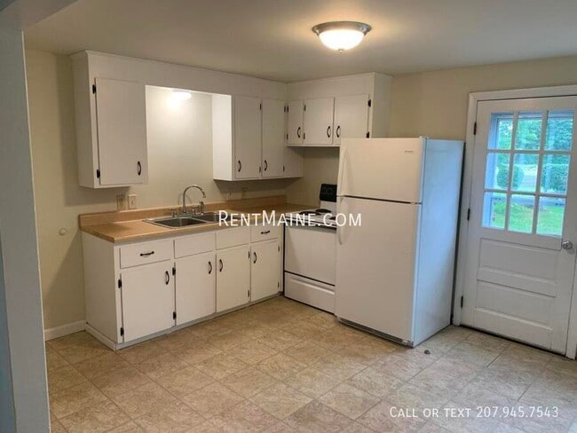 35 Yale St in Bangor, ME - Building Photo - Building Photo