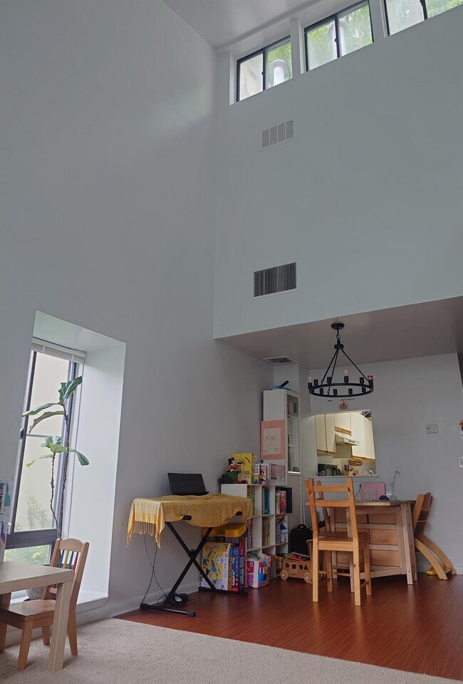 352 N Greeley Ave in Chappaqua, NY - Building Photo - Building Photo