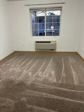 122 Bertram Dr in Yorkville, IL - Building Photo - Building Photo