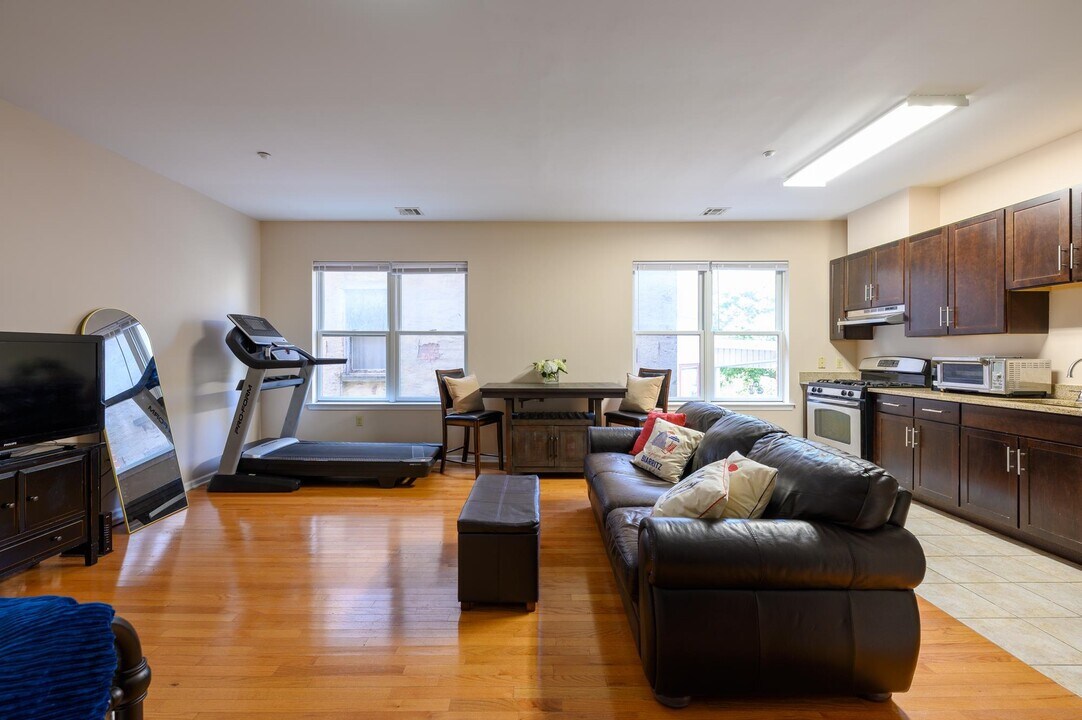25 Duncan Ave in Jersey City, NJ - Building Photo