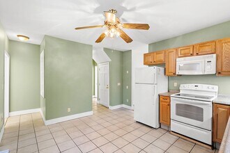 78 Essex St in Marlborough, MA - Foto de edificio - Building Photo