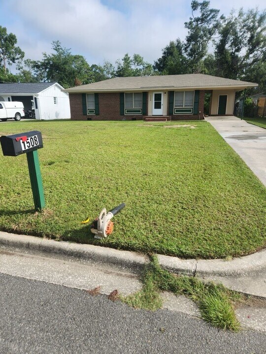 1508 E Moore St in Valdosta, GA - Building Photo