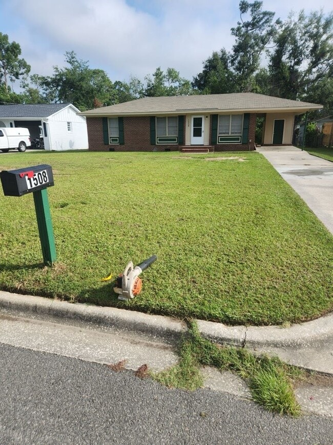 property at 1508 E Moore St