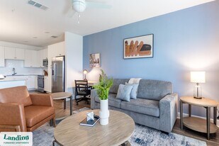 2050 Griffon Rd, Unit 7785-321 in Vero Beach, FL - Building Photo