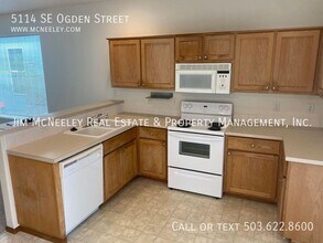 5114 SE Ogden St in Portland, OR - Foto de edificio - Building Photo