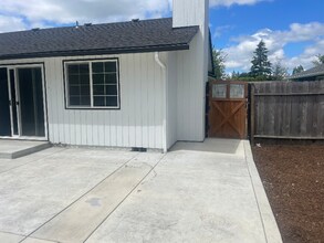 875 Natalie Pl in Enumclaw, WA - Building Photo - Building Photo