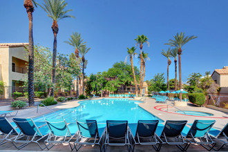 Palm Villas at Whitney Ranch in Henderson, NV - Foto de edificio - Building Photo