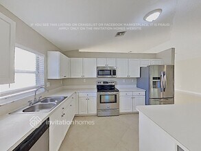 13500 SW 118th Pl in Miami, FL - Building Photo - Building Photo