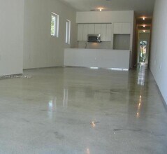 3660 SW 24th Ter in Miami, FL - Foto de edificio - Building Photo