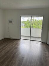 218 Windsor E in West Palm Beach, FL - Building Photo - Building Photo