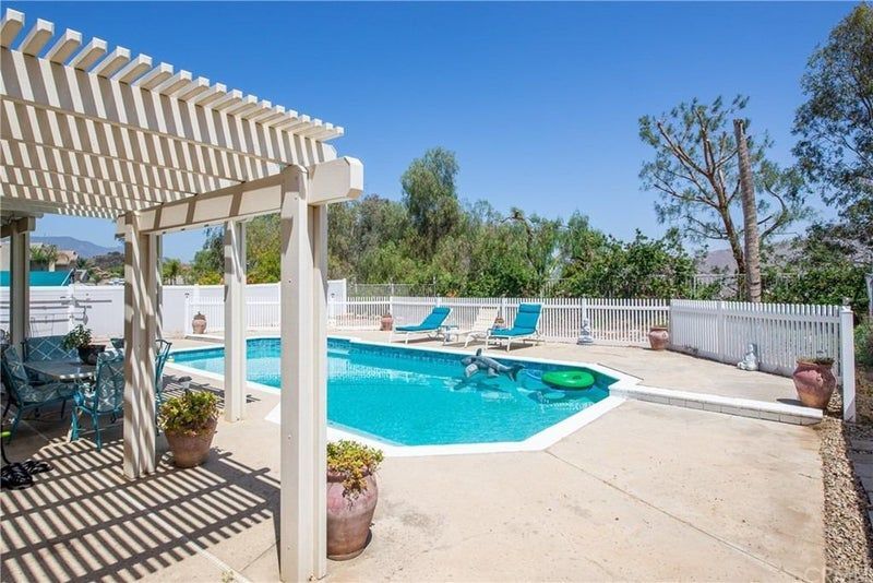 13190 Lone Stallion Ln in Corona, CA - Building Photo