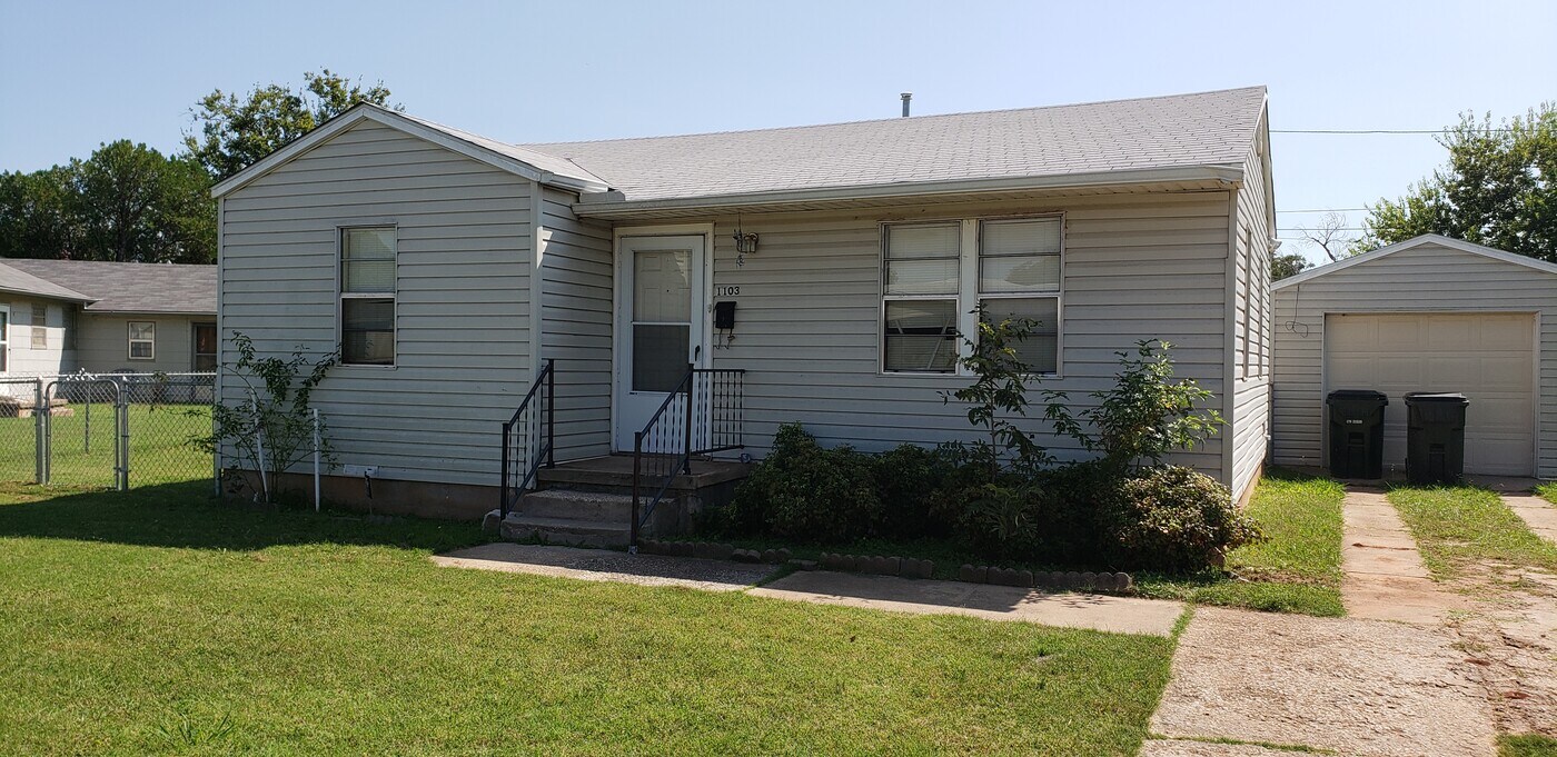 1103 Roosevelt St in Wichita Falls, TX - Foto de edificio