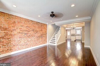 3014 E Baltimore St in Baltimore, MD - Foto de edificio - Building Photo