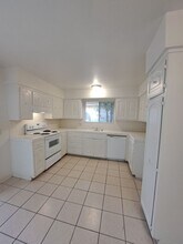 132 W Dayton Ave in Fresno, CA - Building Photo - Building Photo