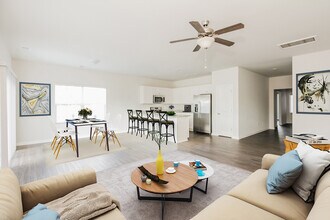 7567 Tender Heart Cir in Belville, NC - Foto de edificio - Building Photo