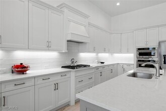 6136 Rodney Bay Ln in Naples, FL - Building Photo - Building Photo