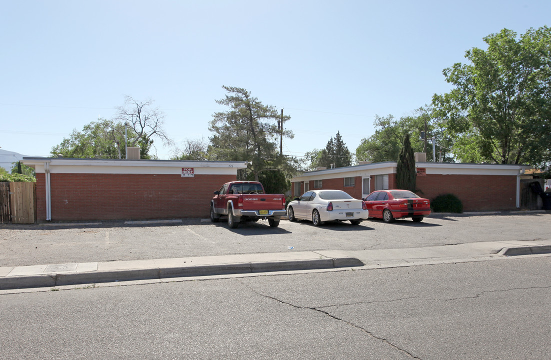 216-220 Espanola St NE in Albuquerque, NM - Building Photo