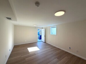 860 Olive Ave in South San Francisco, CA - Building Photo - Building Photo