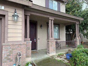 637 Winchester Ct in Vacaville, CA - Building Photo - Building Photo