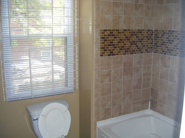 3705 Belair Rd, Unit 3705 Belair Rd APT 1 in Baltimore, MD - Foto de edificio - Building Photo