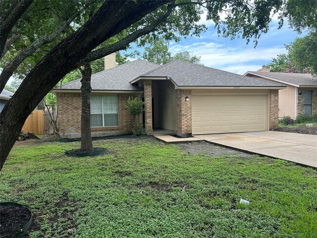 2003 Holly Springs Dr in Taylor, TX - Building Photo - Building Photo