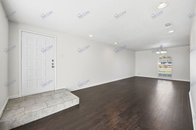 1736 Brown Trail in Hurst, TX - Building Photo - Building Photo