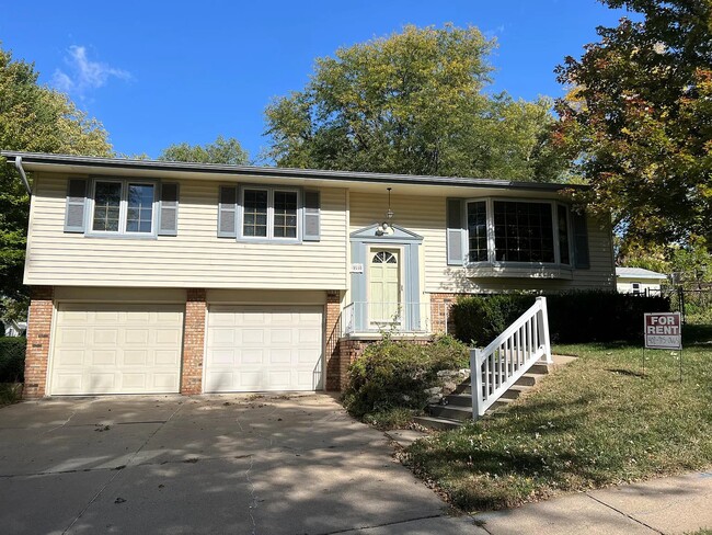 9510 Ames Ave | Rentals in Omaha, NE