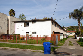 4353 Toland Way in Los Angeles, CA - Building Photo - Building Photo