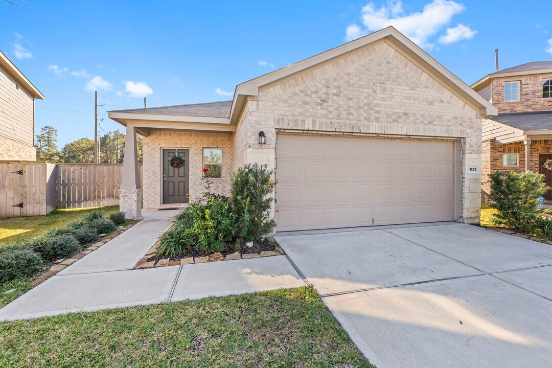 14502 Rustic Birch Dr in Conroe, TX - Building Photo