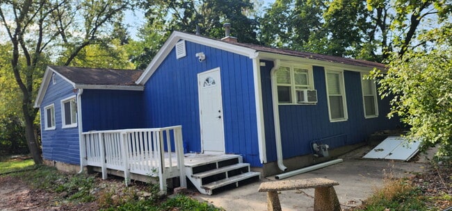 property at 1485 W Dundee Rd