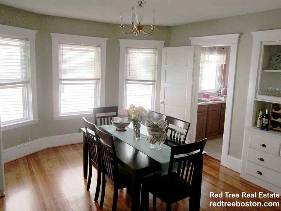 20 Hunnewell Ave, Unit 1 in Boston, MA - Building Photo