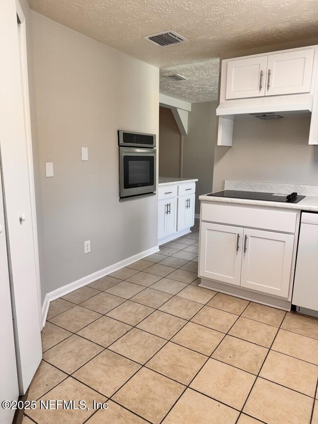 4124 Huntington Forest Blvd in Jacksonville, FL - Building Photo - Building Photo