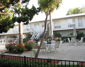 Alta Riviera Apartments in Palo Alto, CA - Building Photo - Building Photo