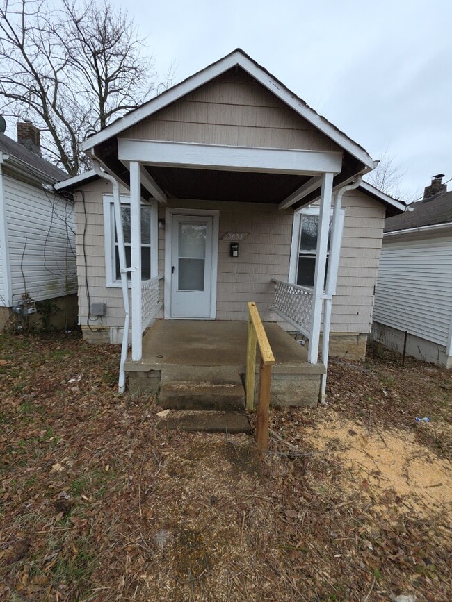 5635 Hodiamont Ave in Jennings, MO - Foto de edificio - Building Photo