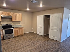 2501 N Ave O in Lubbock, TX - Building Photo - Building Photo