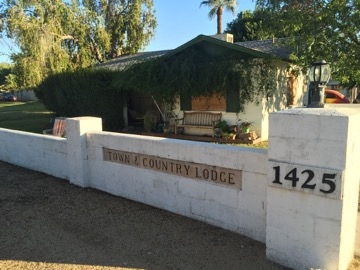 Town & Country Lodge in Phoenix, AZ - Building Photo - Building Photo