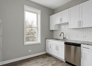 1943 W Grace St in Chicago, IL - Building Photo - Building Photo