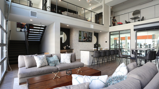Statehouse Highline in Columbus, OH - Building Photo - Interior Photo