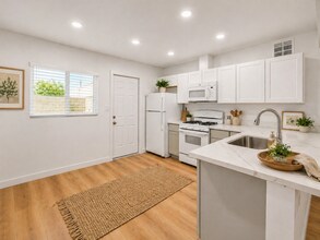1244 N Miller Rd in Tempe, AZ - Building Photo - Building Photo