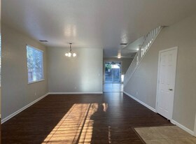 1675 Manzanita Ave in Chico, CA - Building Photo
