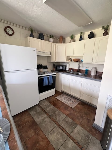 710 Iris St in Lake Charles, LA - Foto de edificio - Building Photo