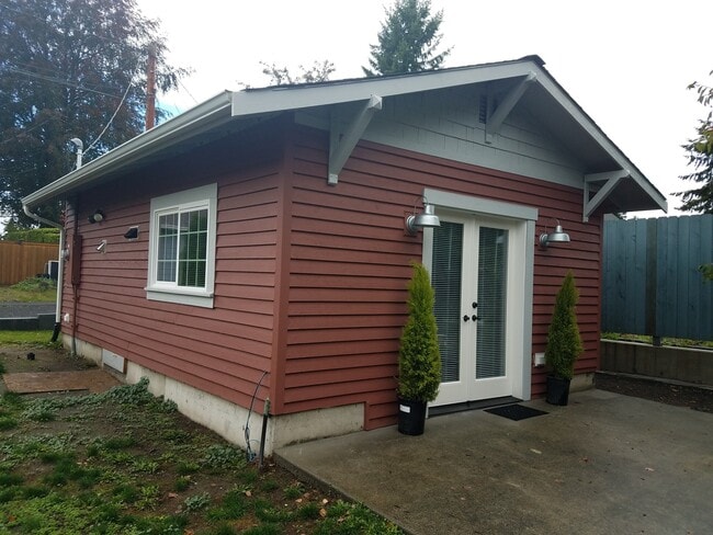 property at 600 NE Hostmark St