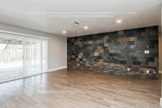 2320 E Holmes Ave in Mesa, AZ - Foto de edificio - Building Photo