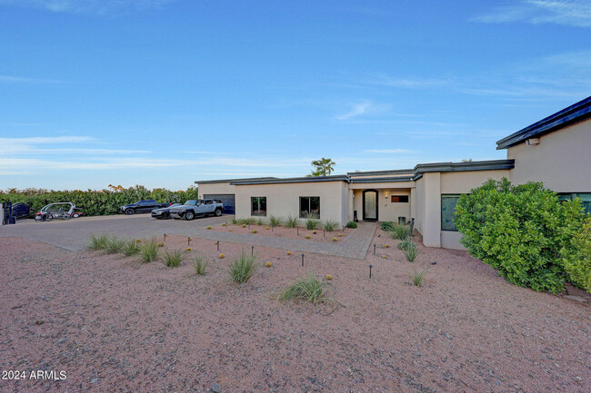 8635 N Tatum Blvd in Paradise Valley, AZ - Building Photo - Building Photo