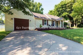 1309 Linden Rd in Liberty, MO - Building Photo - Building Photo